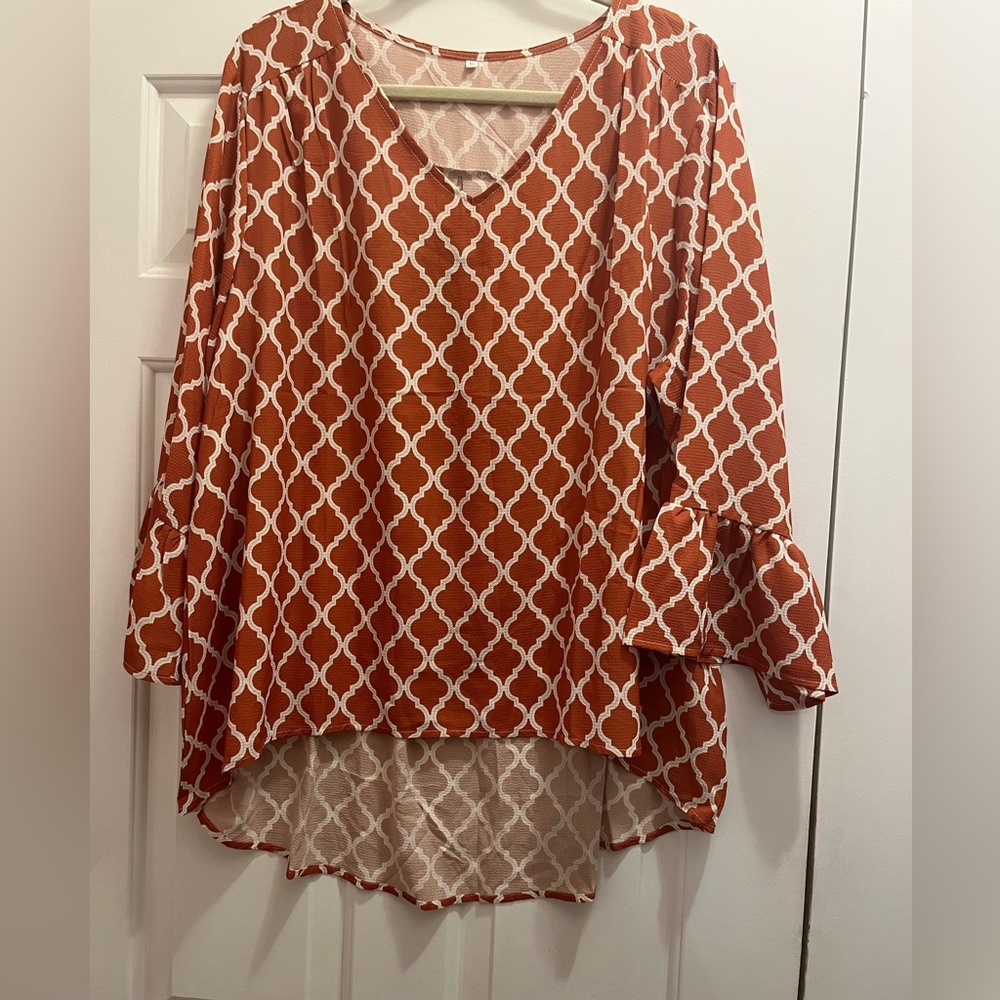 Burnt orange hi-low tunic with bell sleeves (size XL)